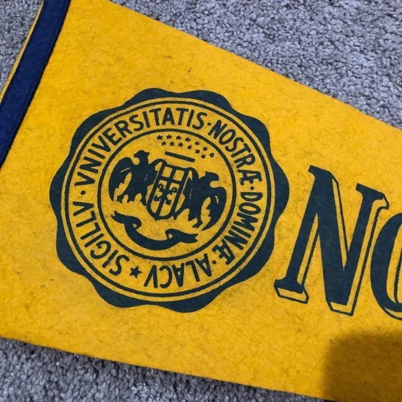 1950s Antique Notre Dame Pennant Flag 27" - Picture 5 of 8